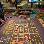 Platinum & Casino מלון 4*
