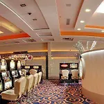 מלון Platinum & Casino 4*