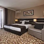 מלון Platinum & Casino