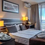 מלון Platinum & Casino סאני ביץ'