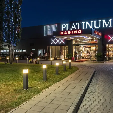Platinum & Casino מלון 4*