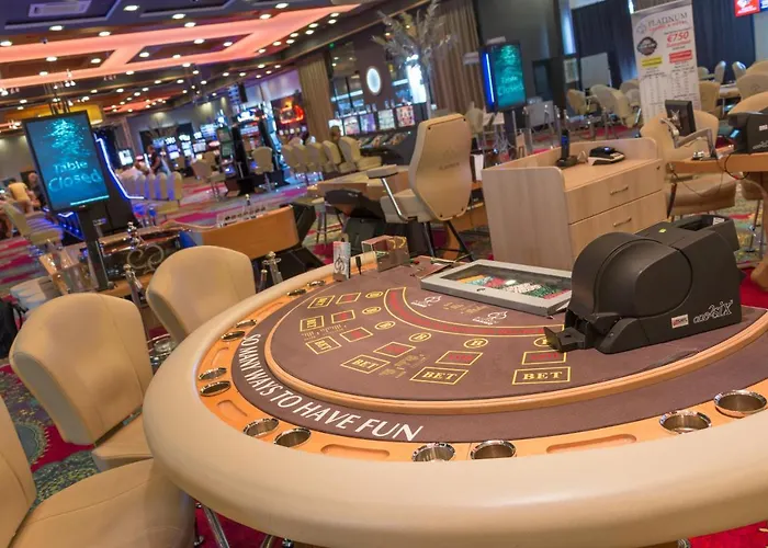 Platinum & Casino Σάνι Μπιτς