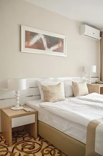 Ξενοδοχείο Platinum & Casino 4*